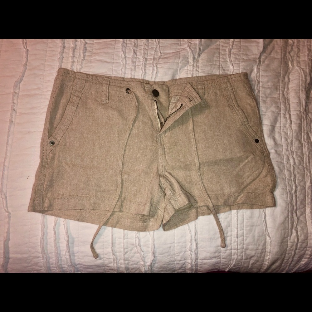Gap linen tan shorts